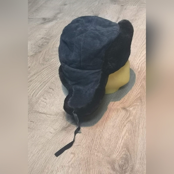Vintage Two-Tone Black Shearling Fur & Navy Suede Trapper Hat w/Flaps HOST PICK - Picture 3 of 8